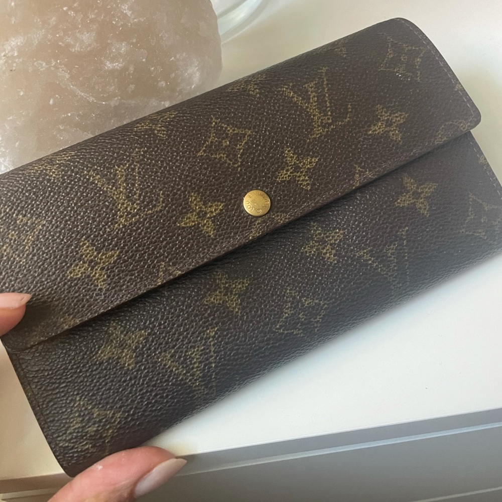 Authentic louis vuitton monogram sarah wallet 5th month of 1997 vintage